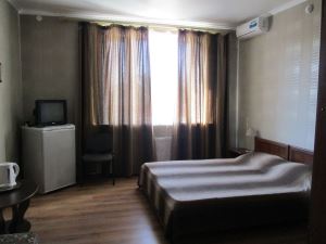 Фотография 14 из 16 - Отель "Три сосны" в центре Феодосии